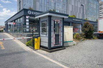 Security Kiosks and Gatehouses: A Complete Guide for Modern Facilities